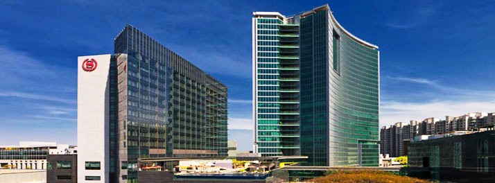 Sheraton Bangalore Hotel at Brigade Gateway - Bengaluru 01.jpg